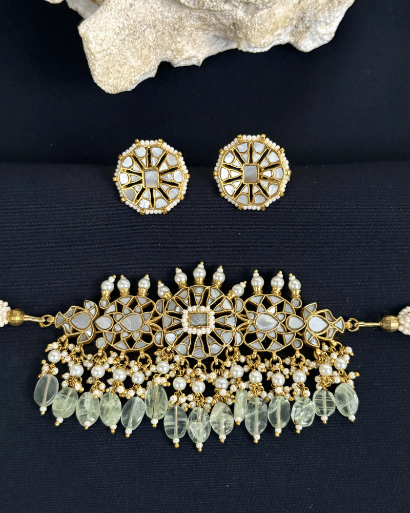 MOP Shwetkamal Choker