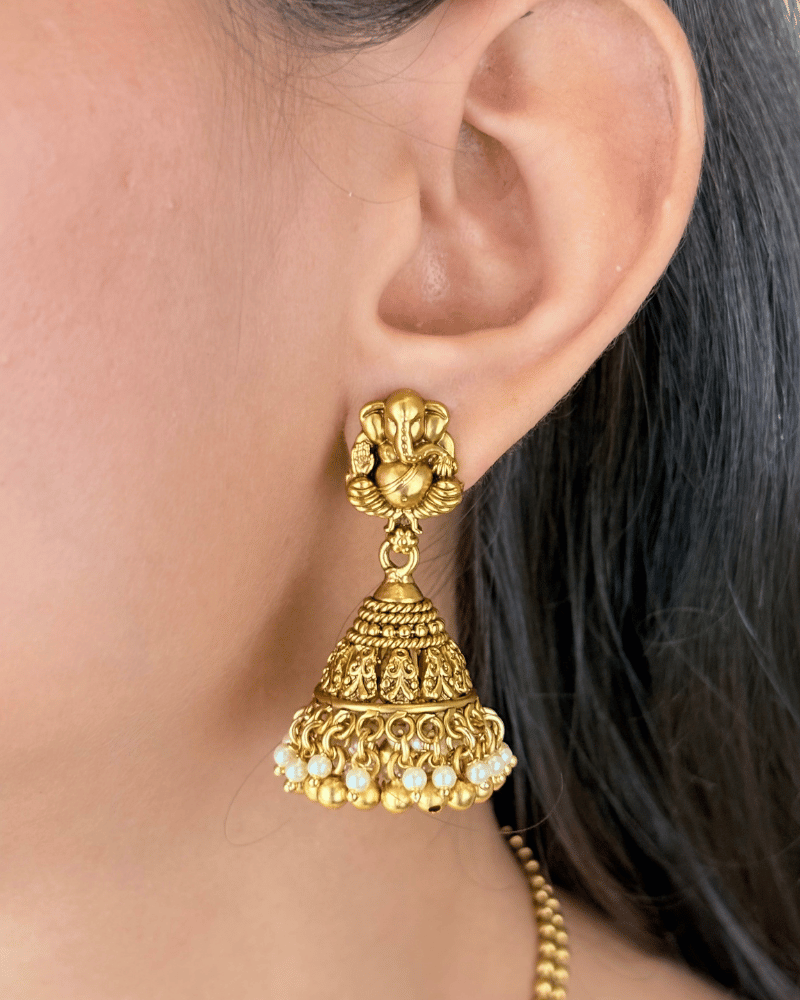 Vakrakunda Rani Haar