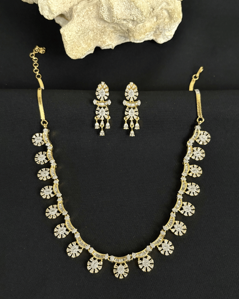 Rosette Royale Diamond Necklace