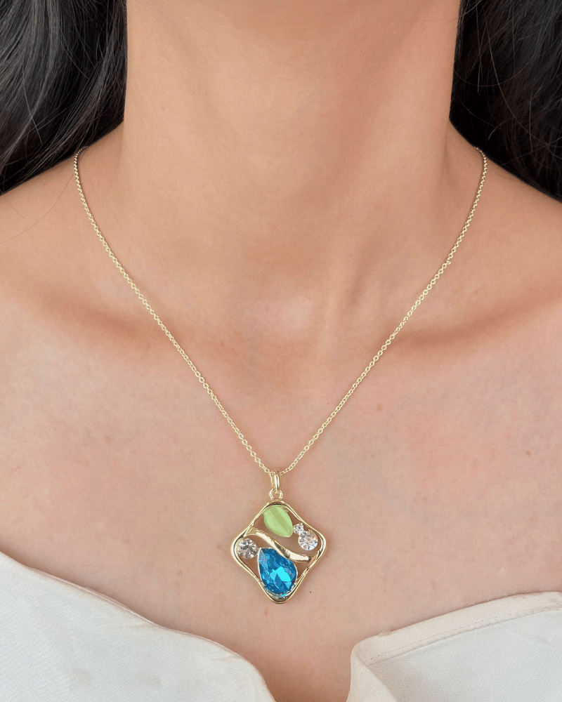 Ocevara Diamond Pendant Set | With Chain