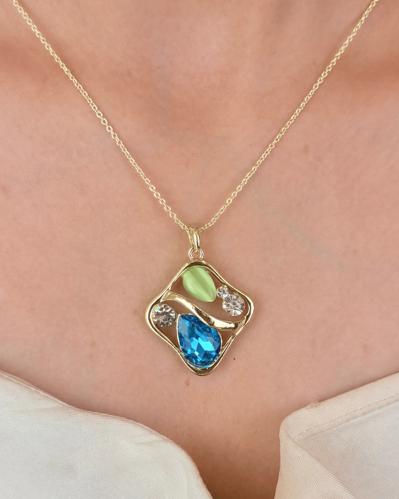 Ocevara Diamond Pendant Set | With Chain