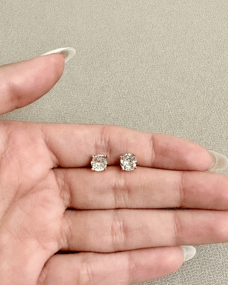 Solitaire Studs | Golden Plating
