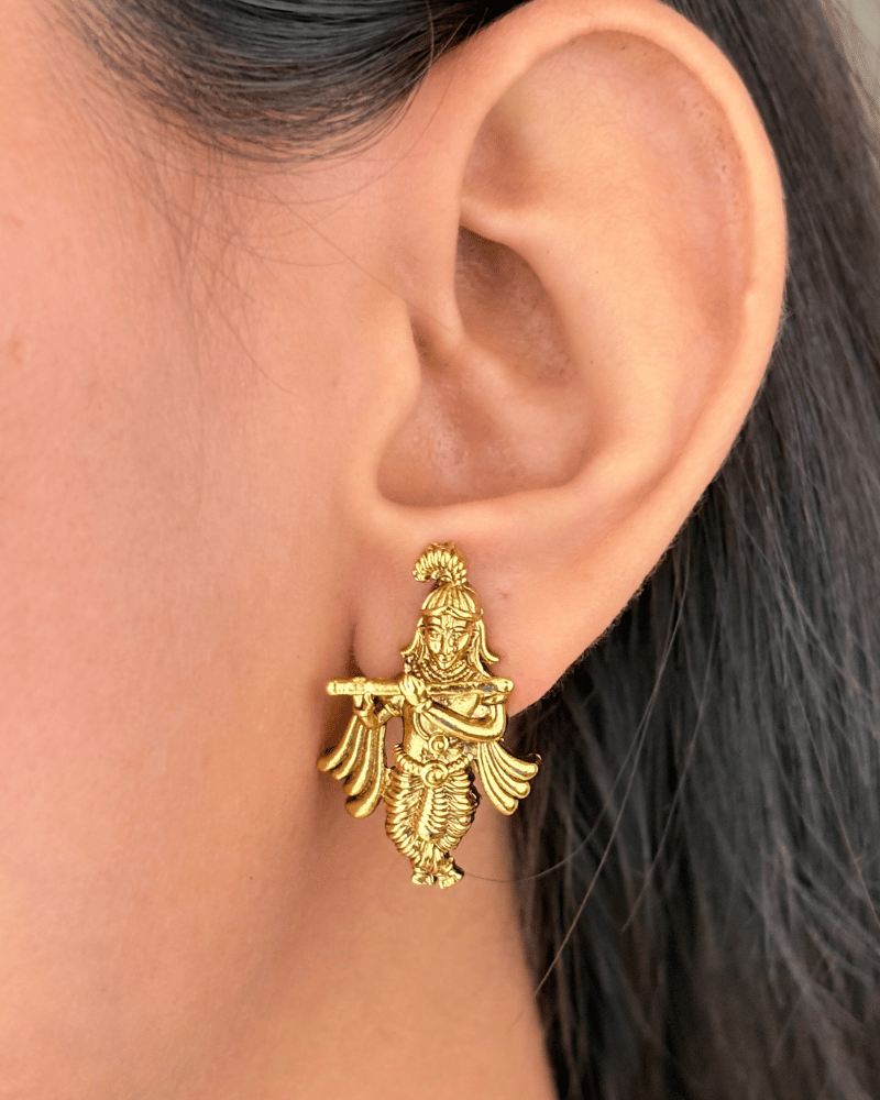 Kanha Ki Leela Golden Pendant Set With Chain
