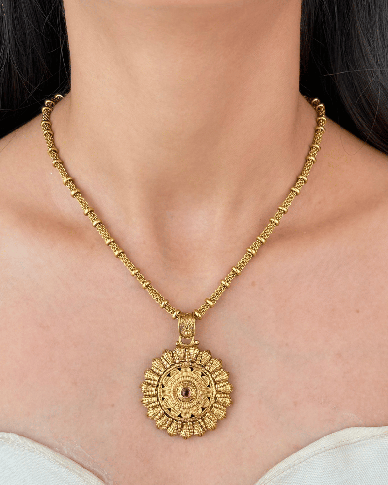 Kamalika Golden Pendant Set With Chain