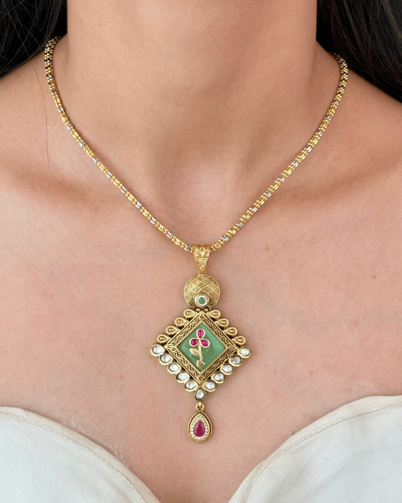 Meenakriti Rajwada Pendant Set | Without Chain