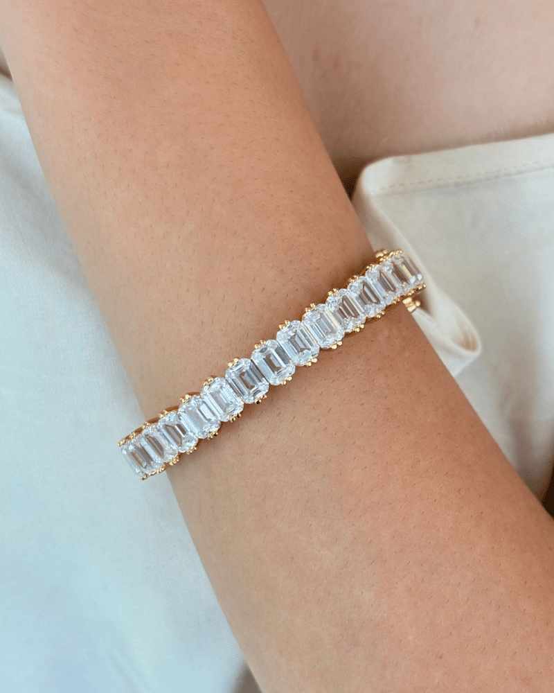 1 Pointer Emerald Cut Diamond Bangle | Gold | Rhodium Plating