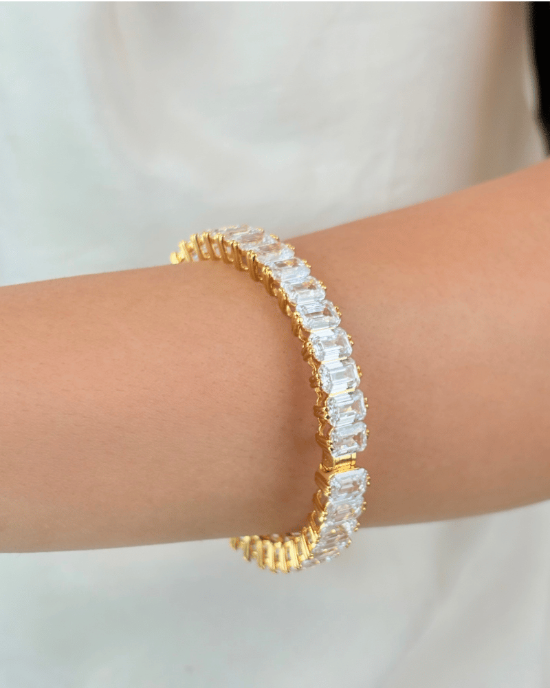 1 Pointer Emerald Cut Diamond Bangle | Gold | Rhodium Plating