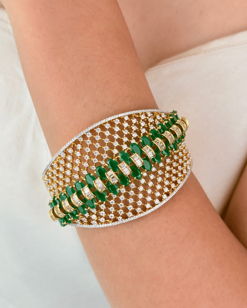 Hiranya Emerald Cuff | Openable
