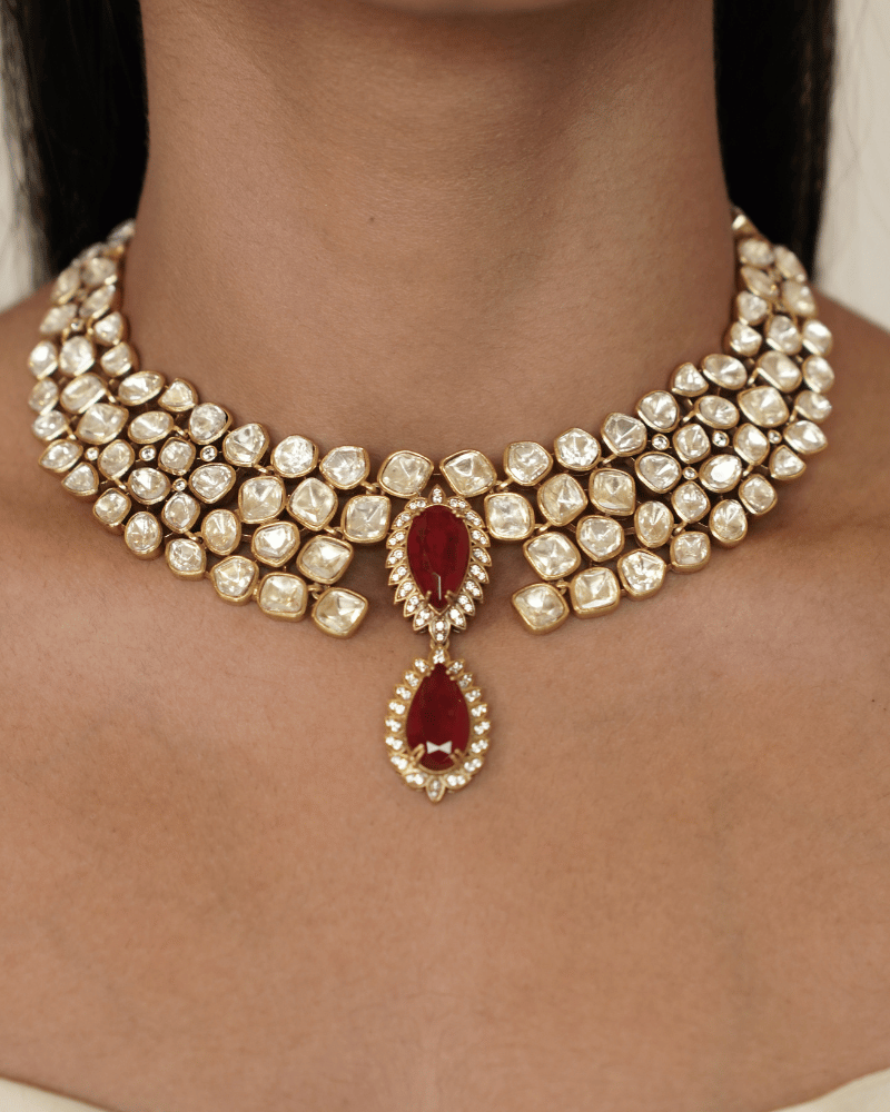 Rubaab Ruby Drop Moissanite Haar | Screw Back | 18K Gold Plating