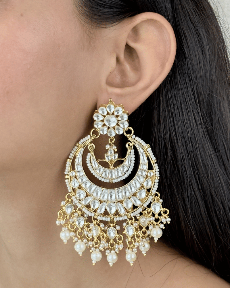 Begum Grace Pacchi Kundan Chandbalis