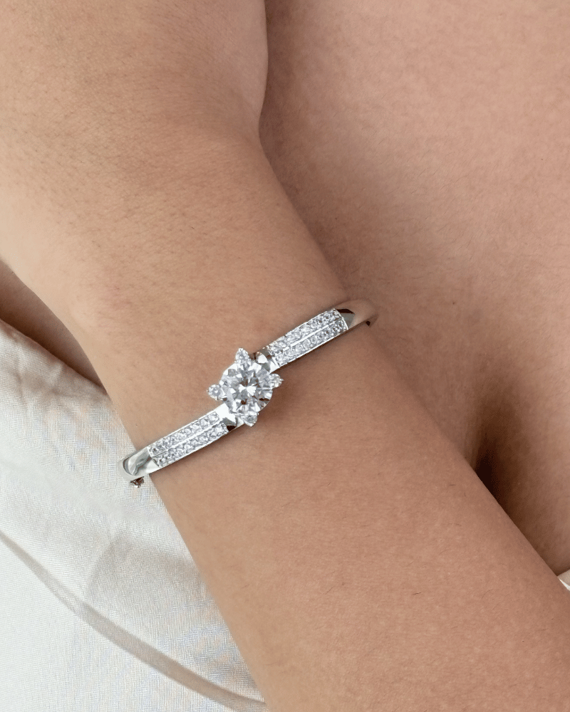 Timeless Solitaire Bracelet | Openable