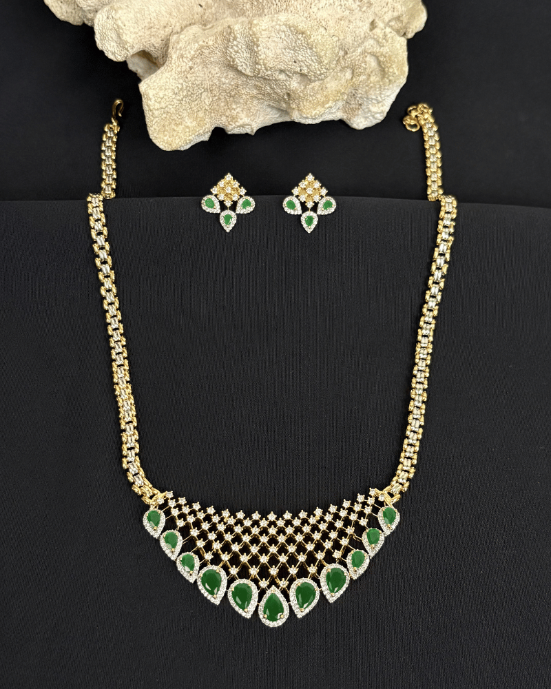 Veyra Emerald Diamond Mangalsutra