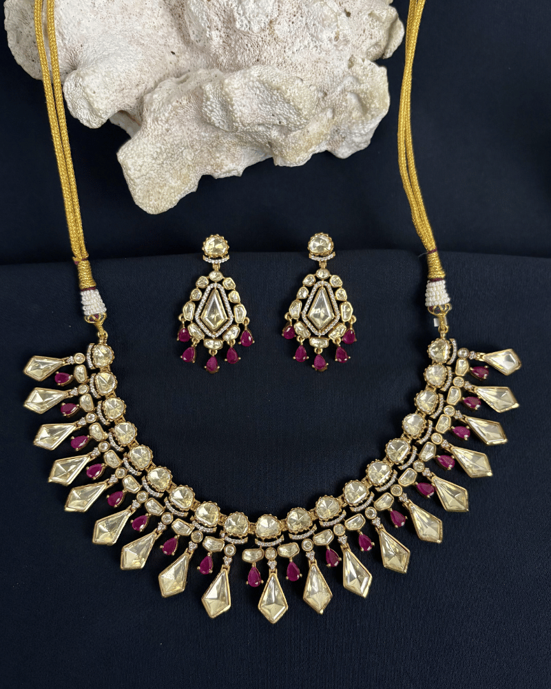 Chandrasara Ruby Crescent Moissanite Haar | Screw Back | 18K Gold Plating