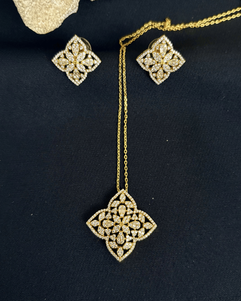 Mehraya Bloom Diamond Pendant With Chain