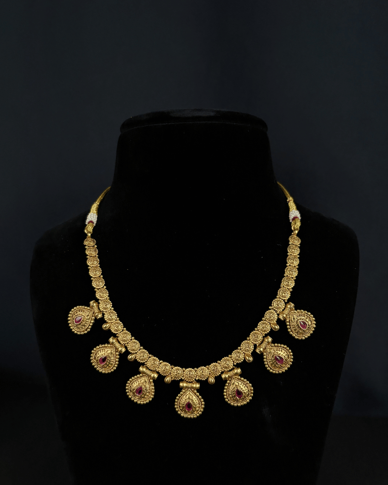Rajratna Teardrop Golden Haar