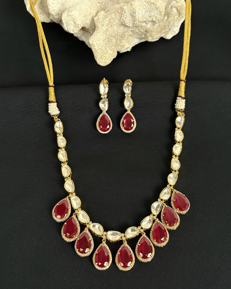 Nine Drop Ruby Moissanite Haar | Screw Back | 18K Gold Plating