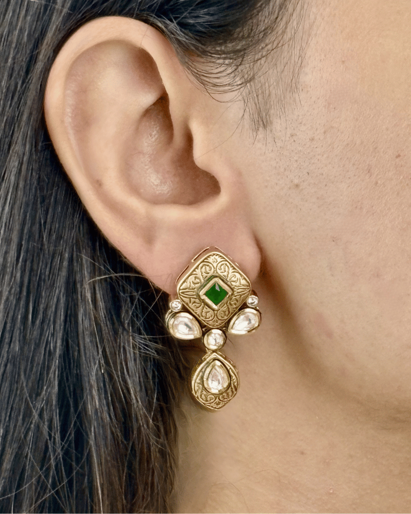 Anjana Emerald Kundan Choker