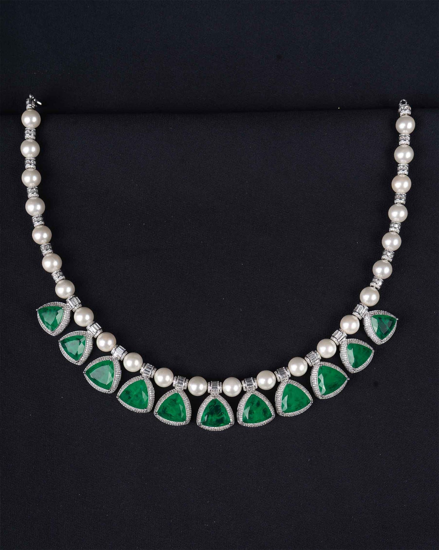 Noiraya Emerald Pearl Heritage Necklace