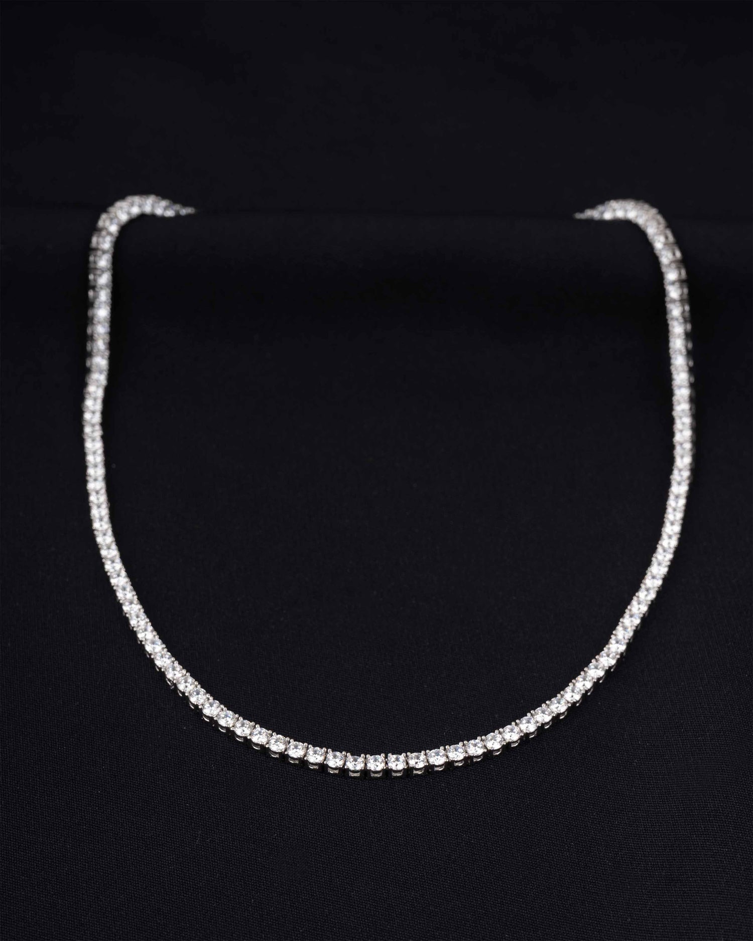 Single Line Solitaire Necklace | Rhodium Plating