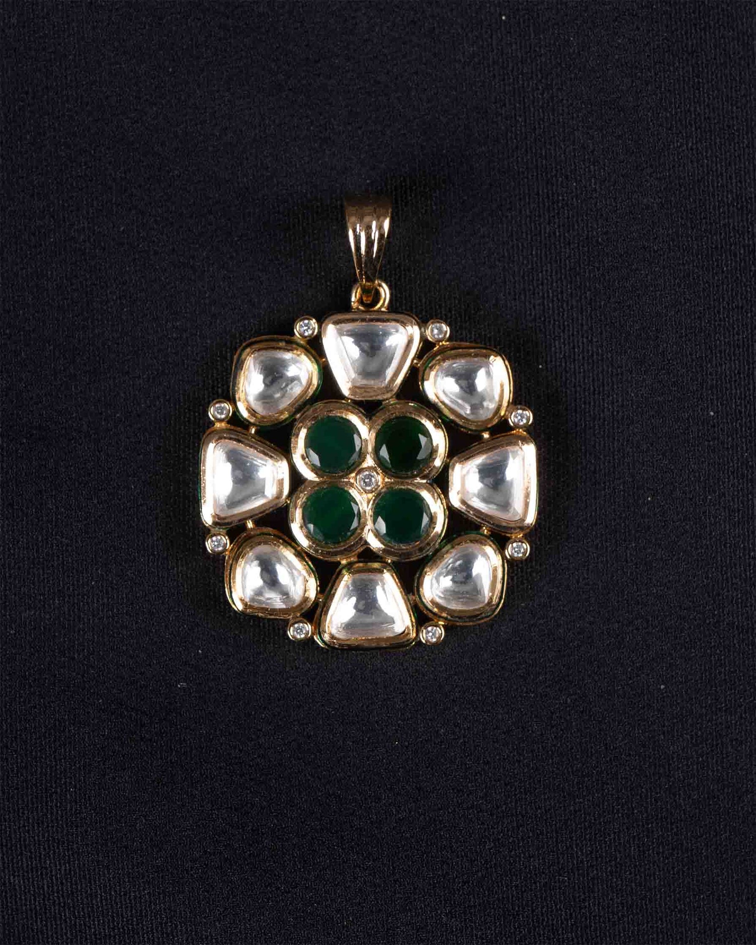 Emerald Kundan Pendant Set