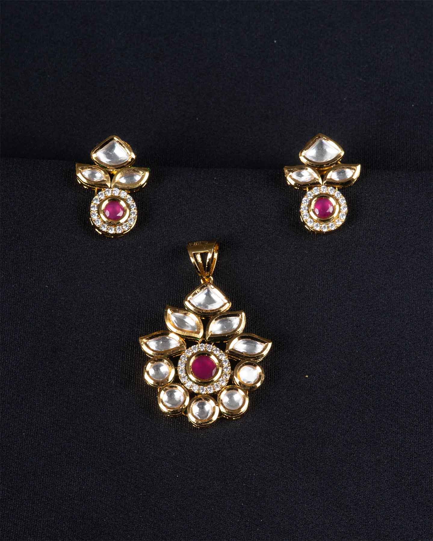 Surmayi Kundan Ruby Pendant Set