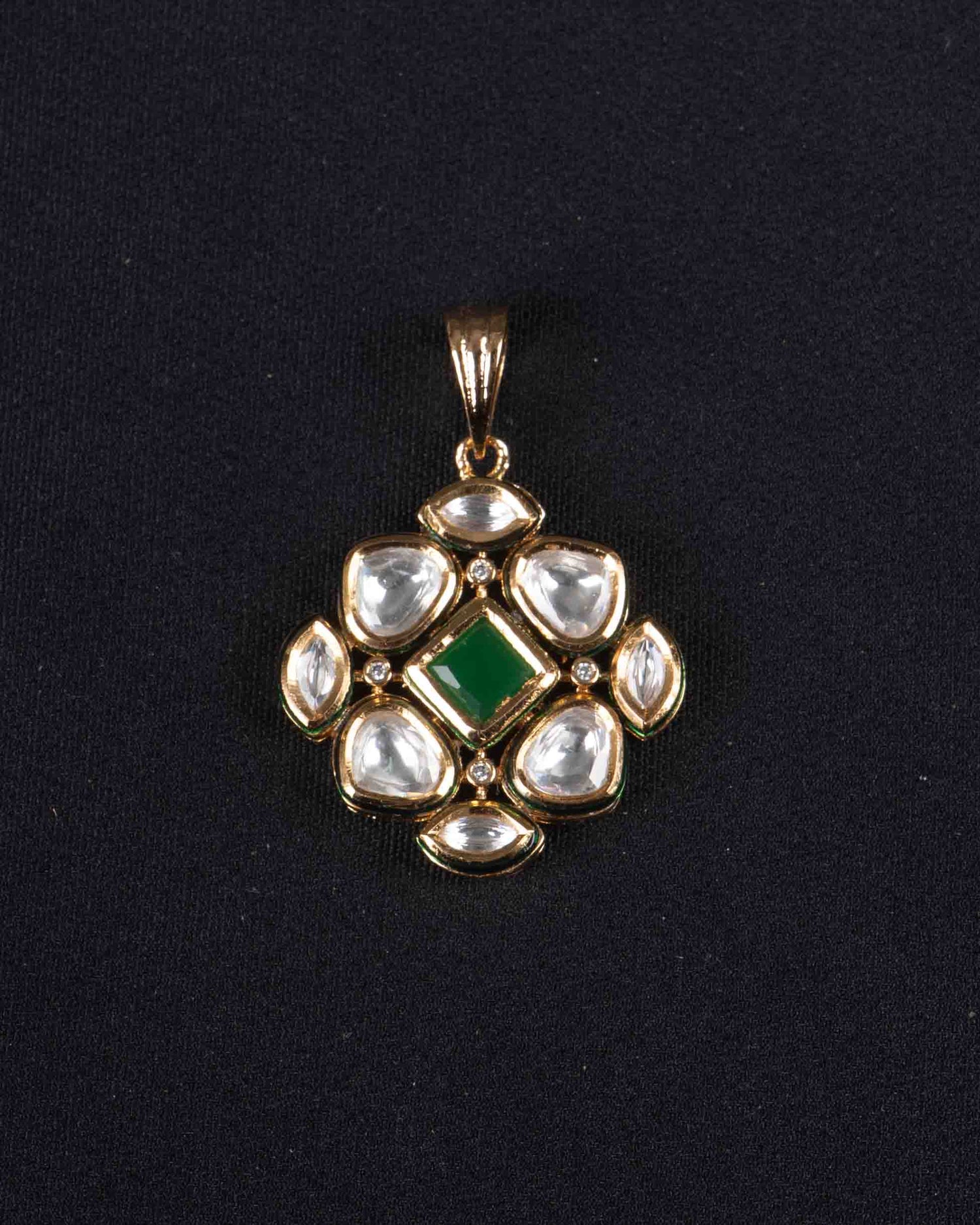 Emerald Kundan Pendant Set