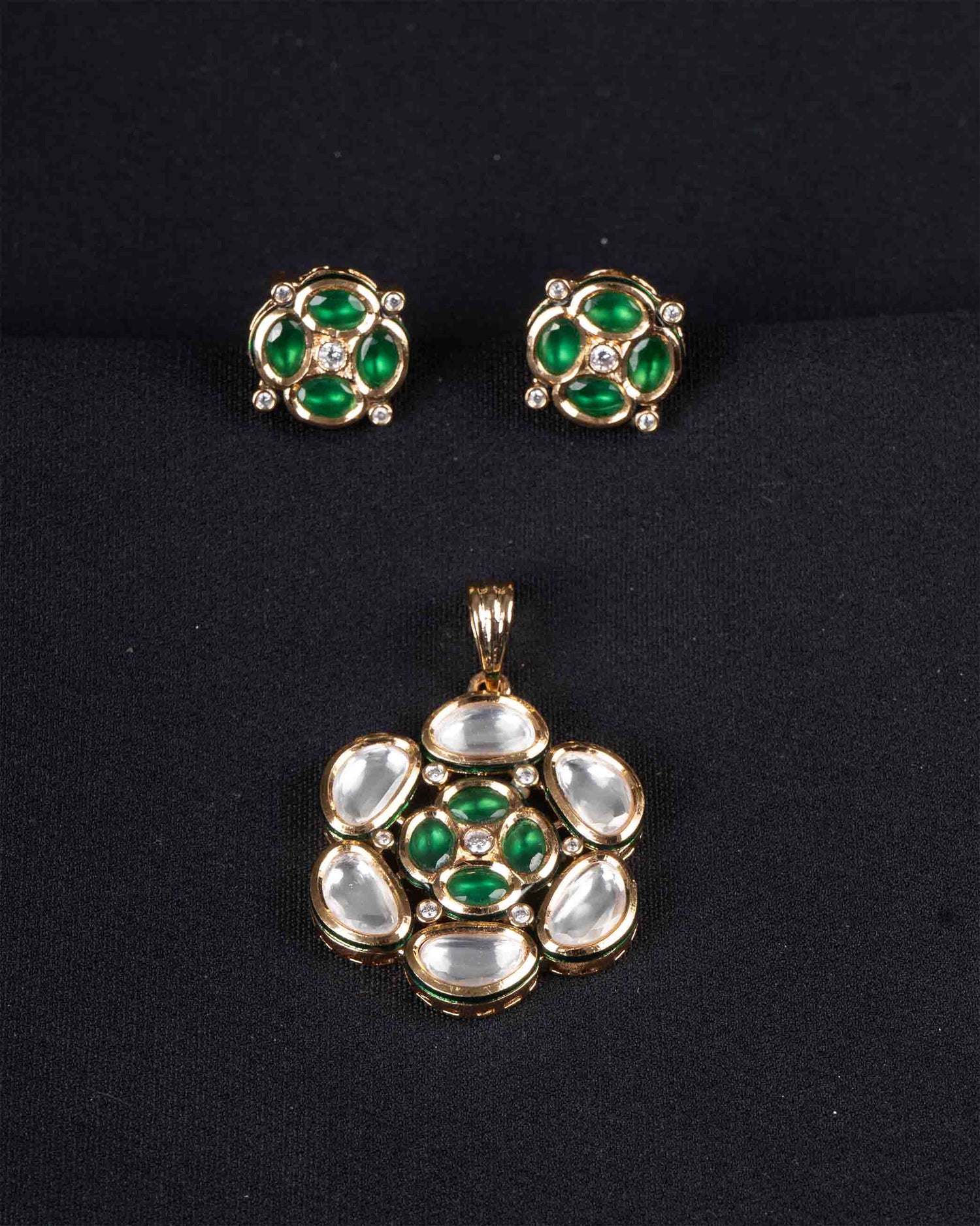 Emerald Kundan Pendant