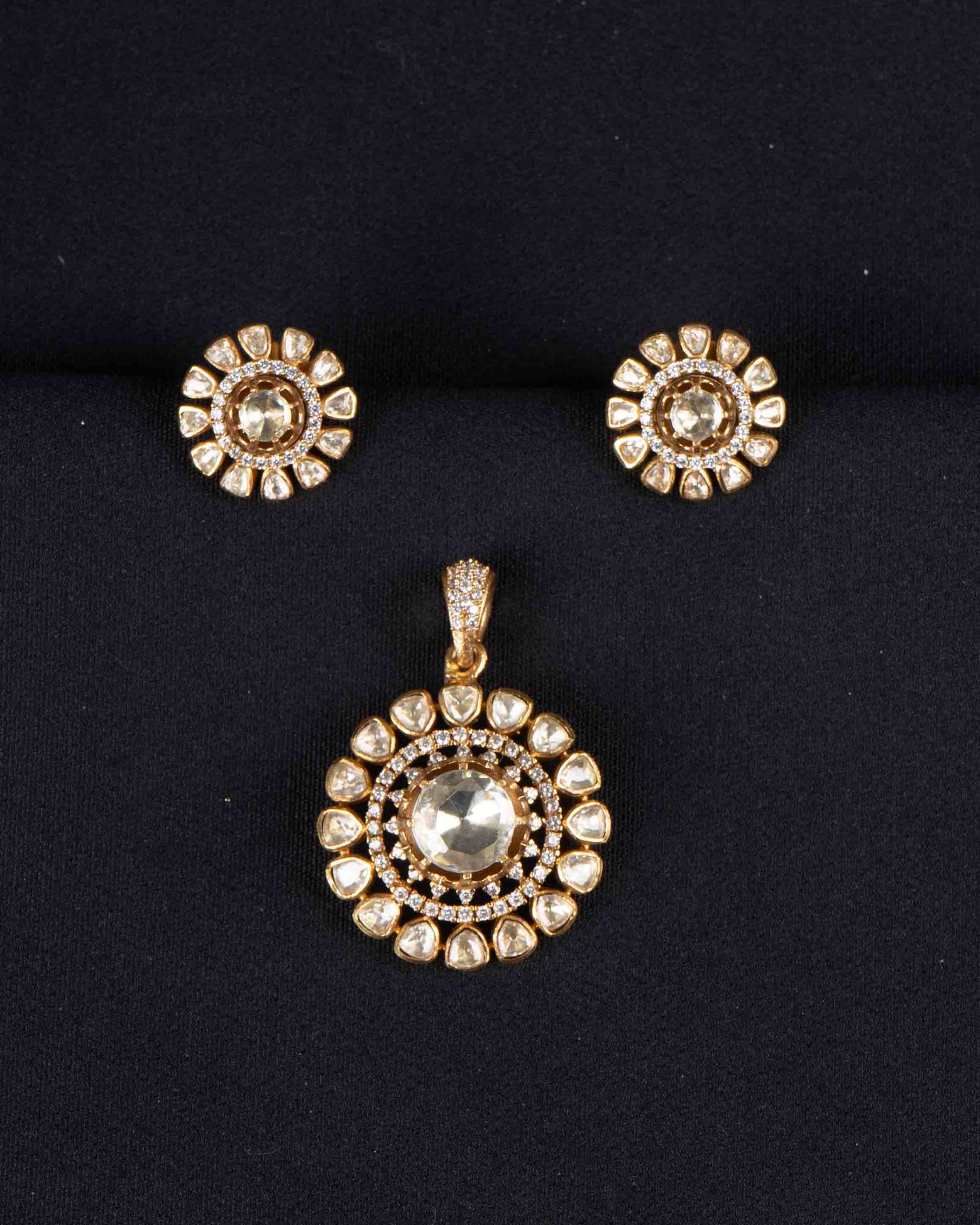 Ananta Royale Moissanite Pendant | 18K Gold Plating