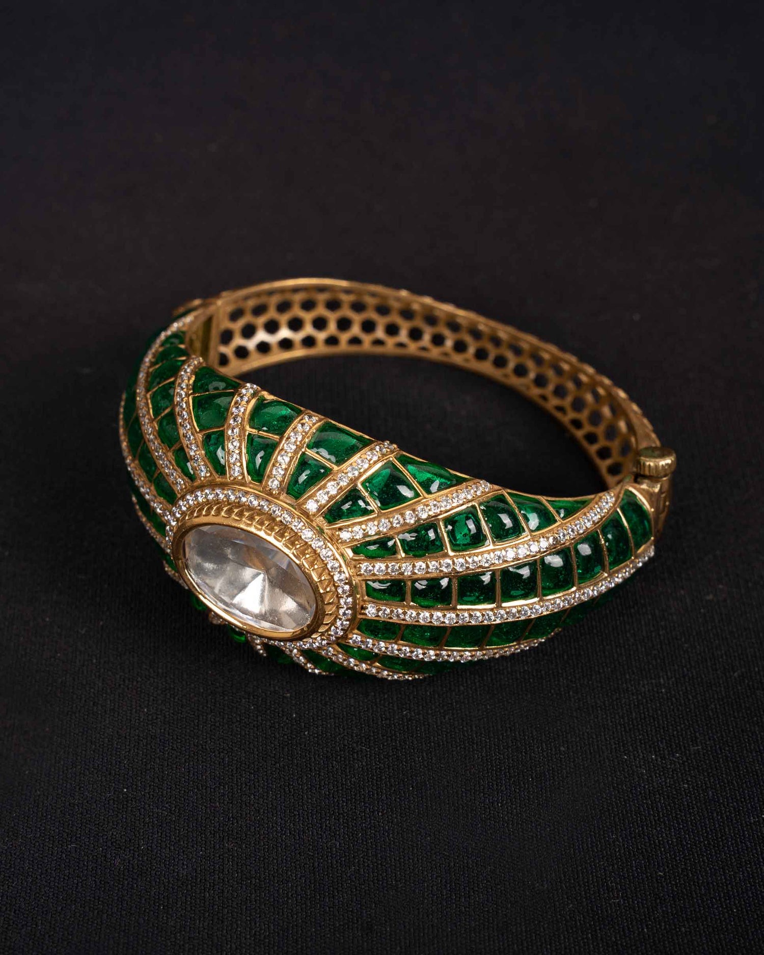 Emerald Surya Kada | Openable