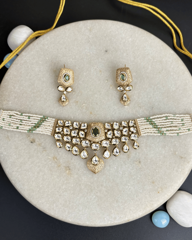 Maanvi Emerald Kundan Choker | Mint Work