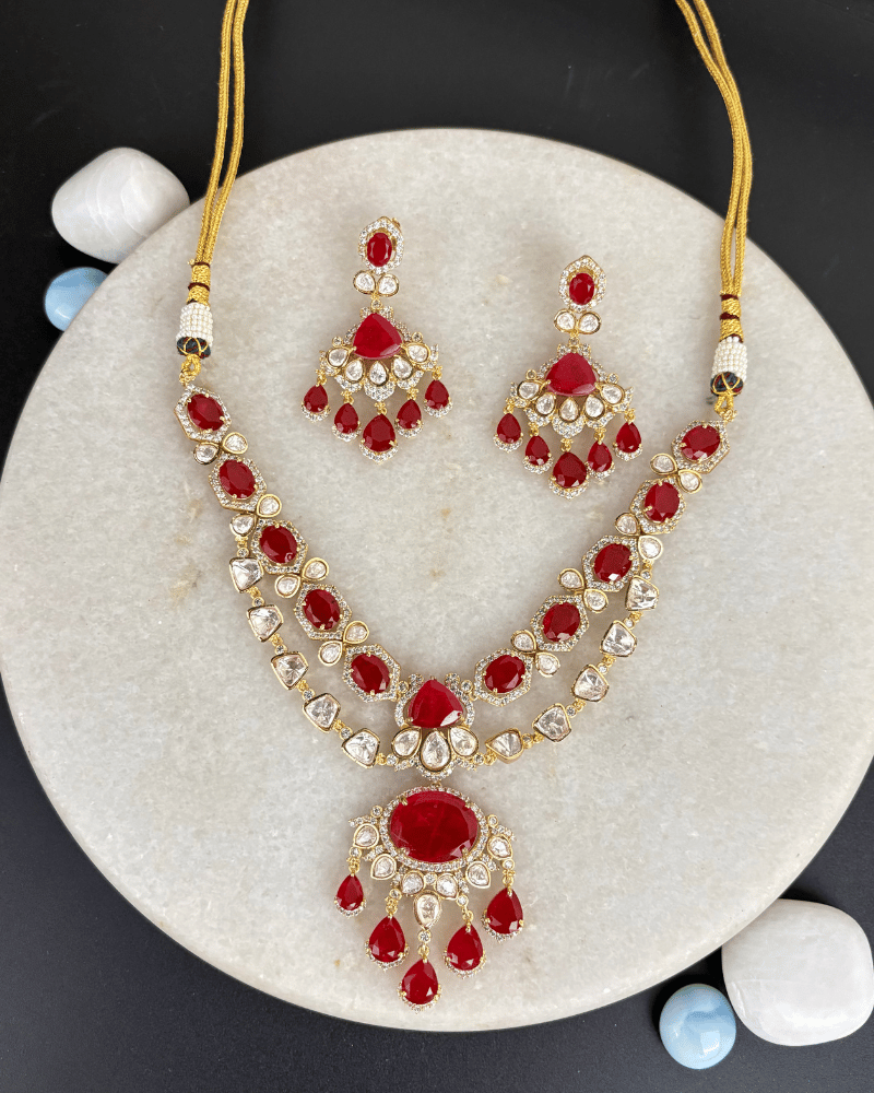 Ruby Rani Moissanite Haar | Screw Back | 18K Gold Plating