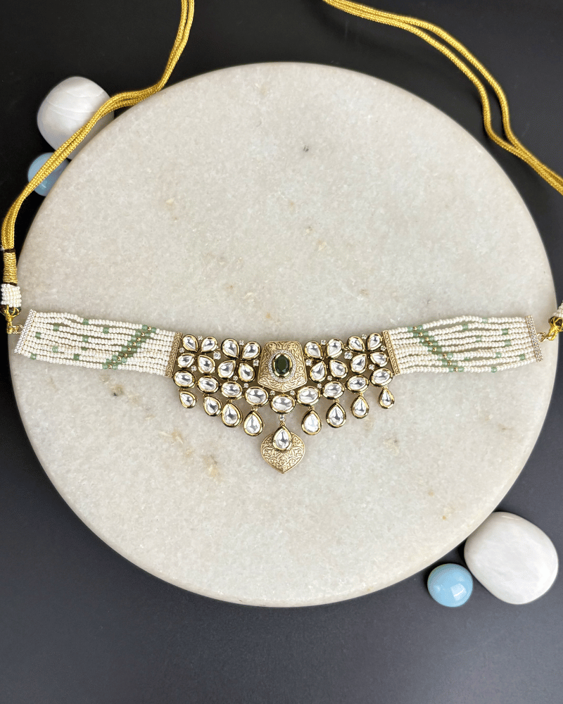 Maanvi Emerald Kundan Choker | Mint Work
