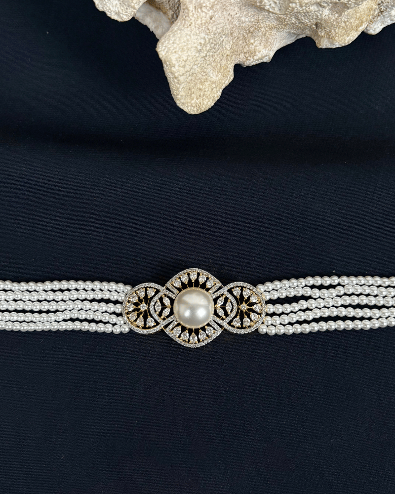 Simar Diamond Choker With White Bead Strings