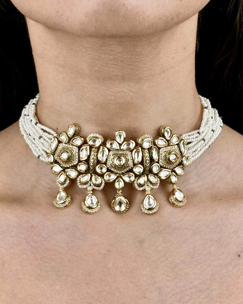Aabhira Kundan Drop Choker