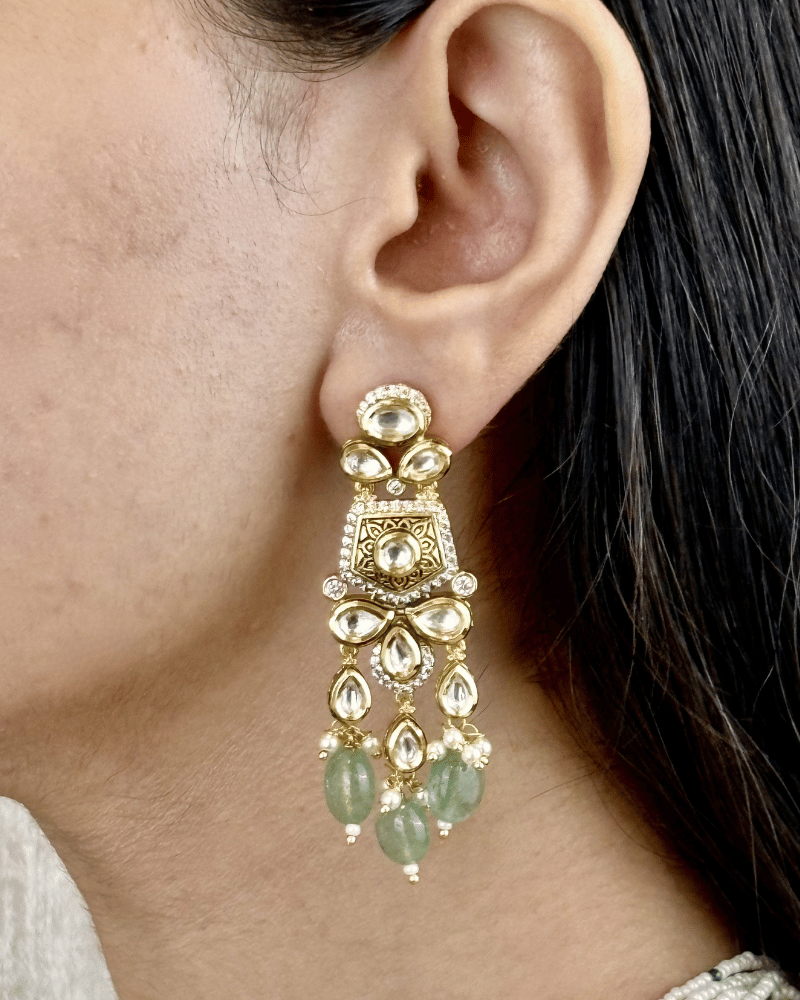 Aabhira Kundan Drop Choker