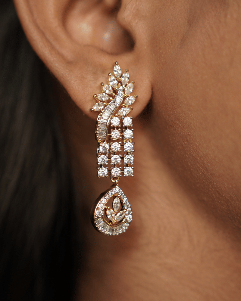 Eterna Knot Diamond Necklace