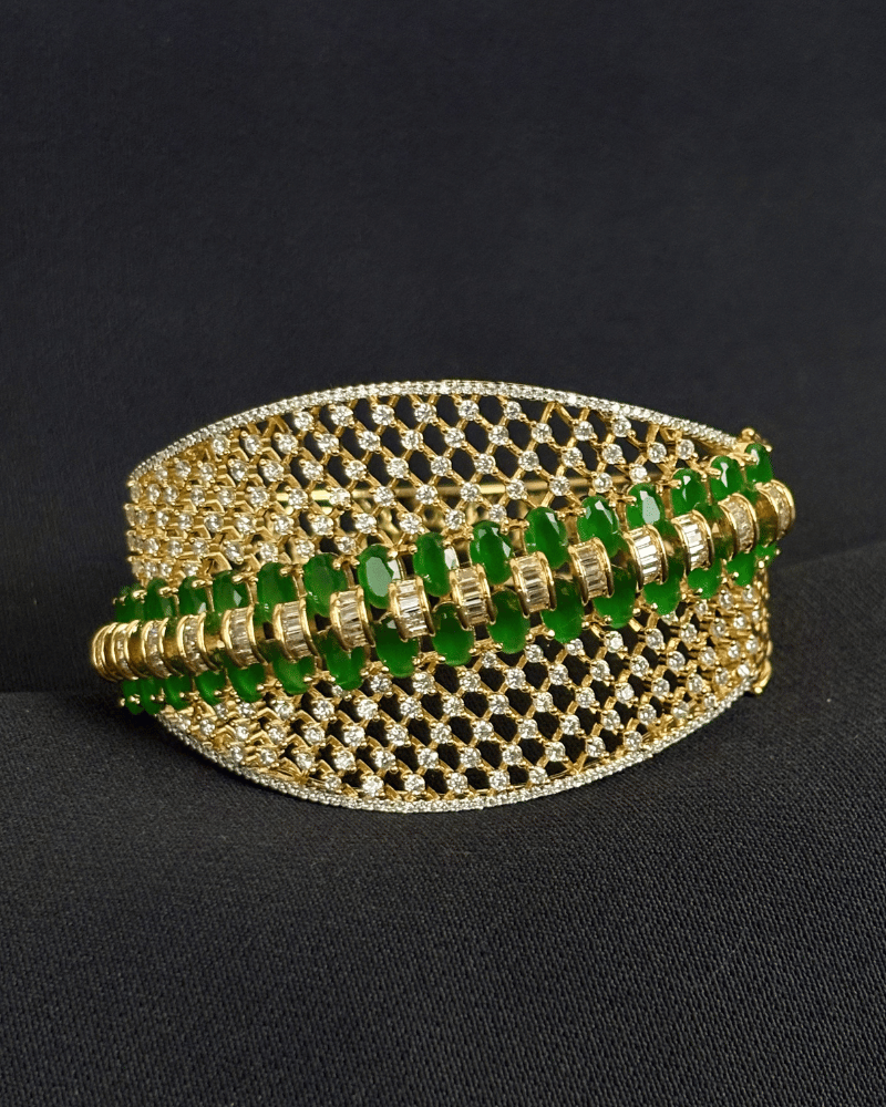 Hiranya Emerald Cuff | Openable