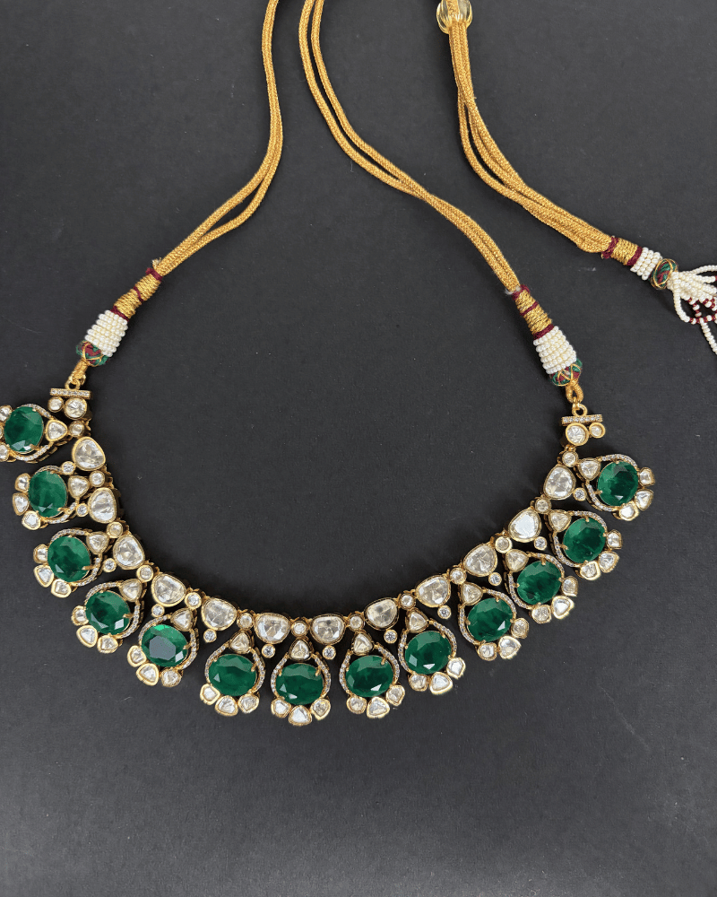 Mehrunisa Emerald Moissanite Haar | 18K Gold Plating | Screw Back