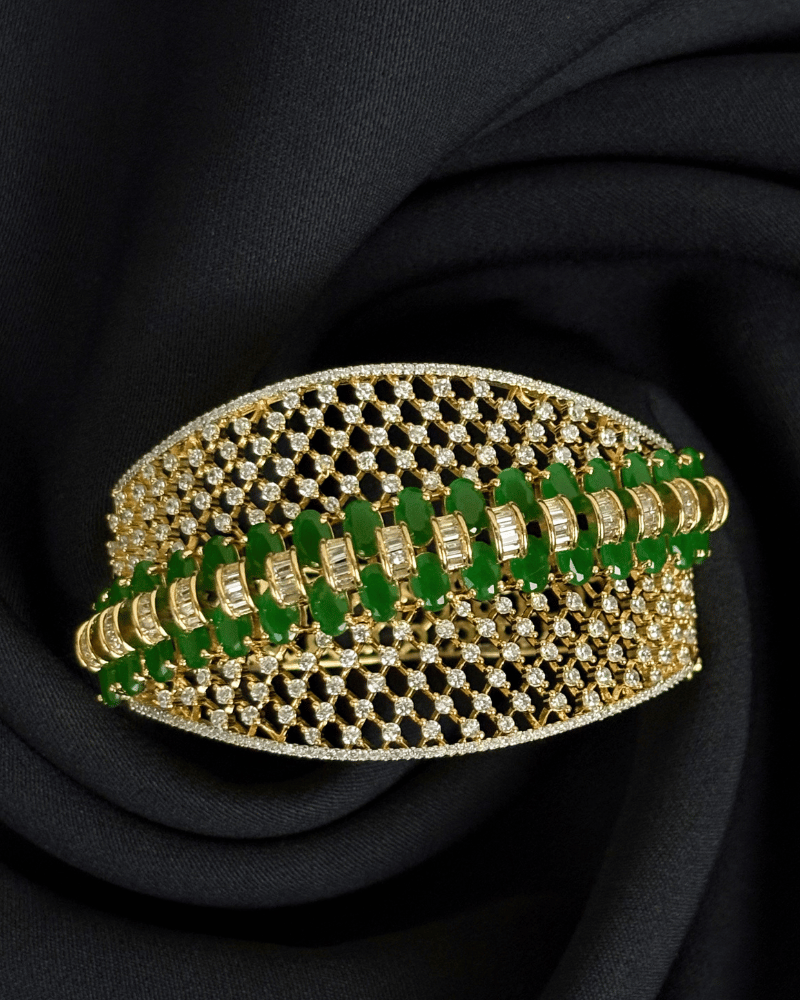 Hiranya Emerald Cuff | Openable