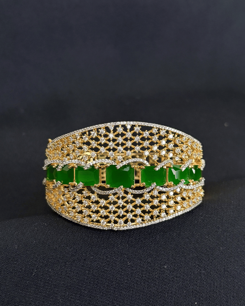 Maheera Emerald Bracelet | Openable