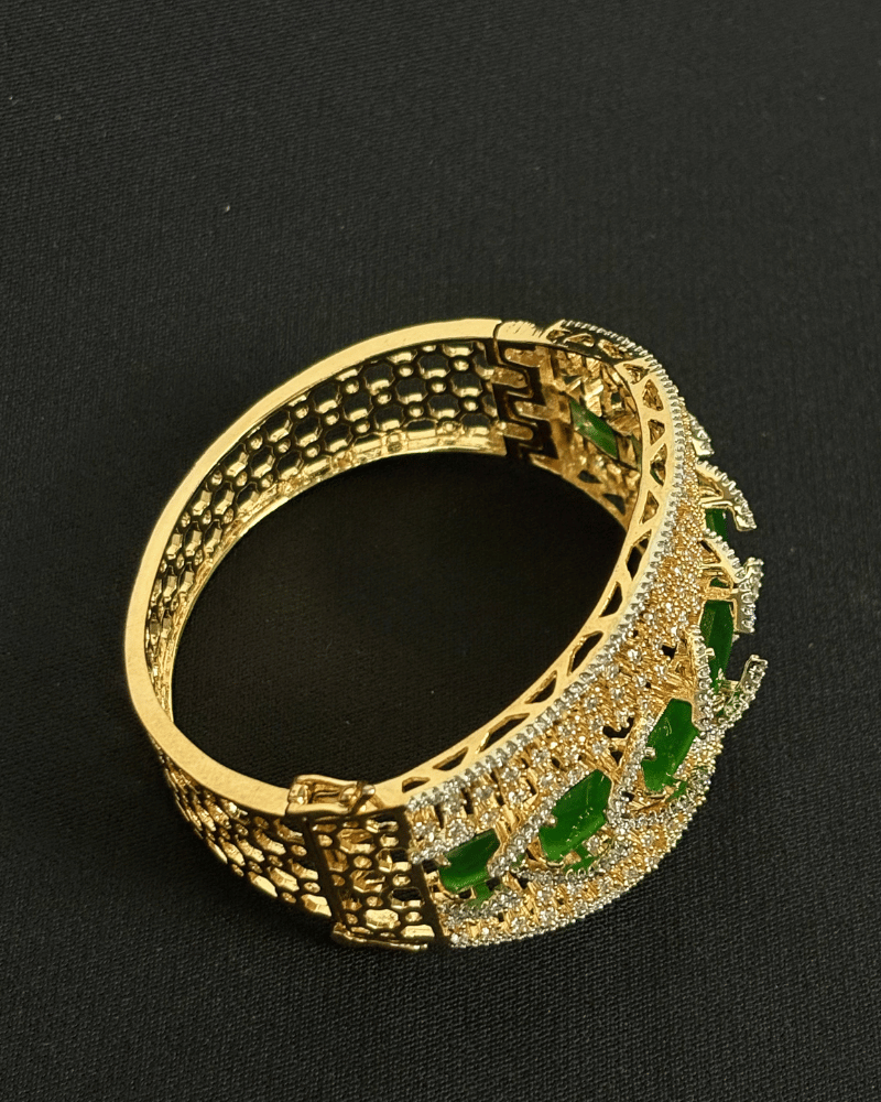 Maheera Emerald Bracelet | Openable