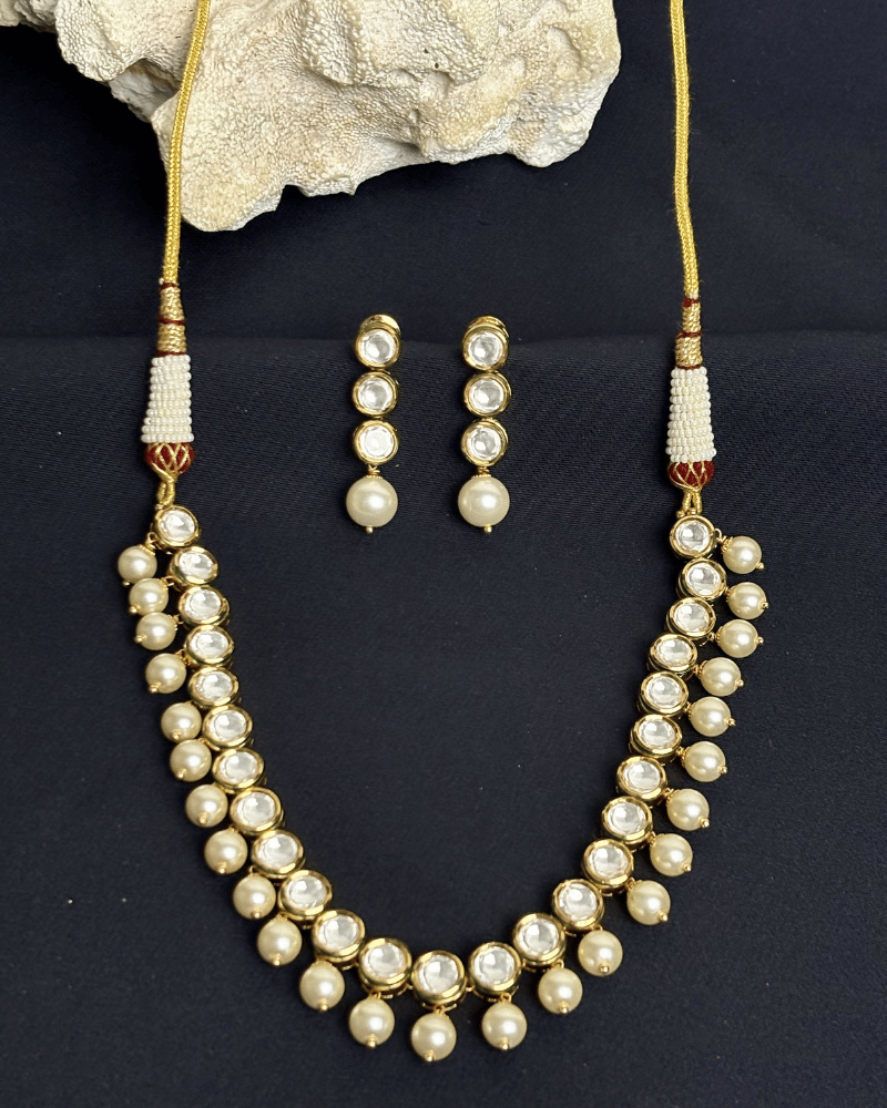 Single Line Kundan Necklace With Pearl Drops