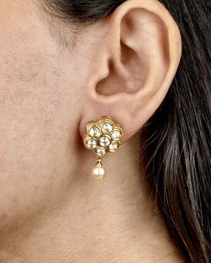 Mrinali Kundan Pendant Set With Chain