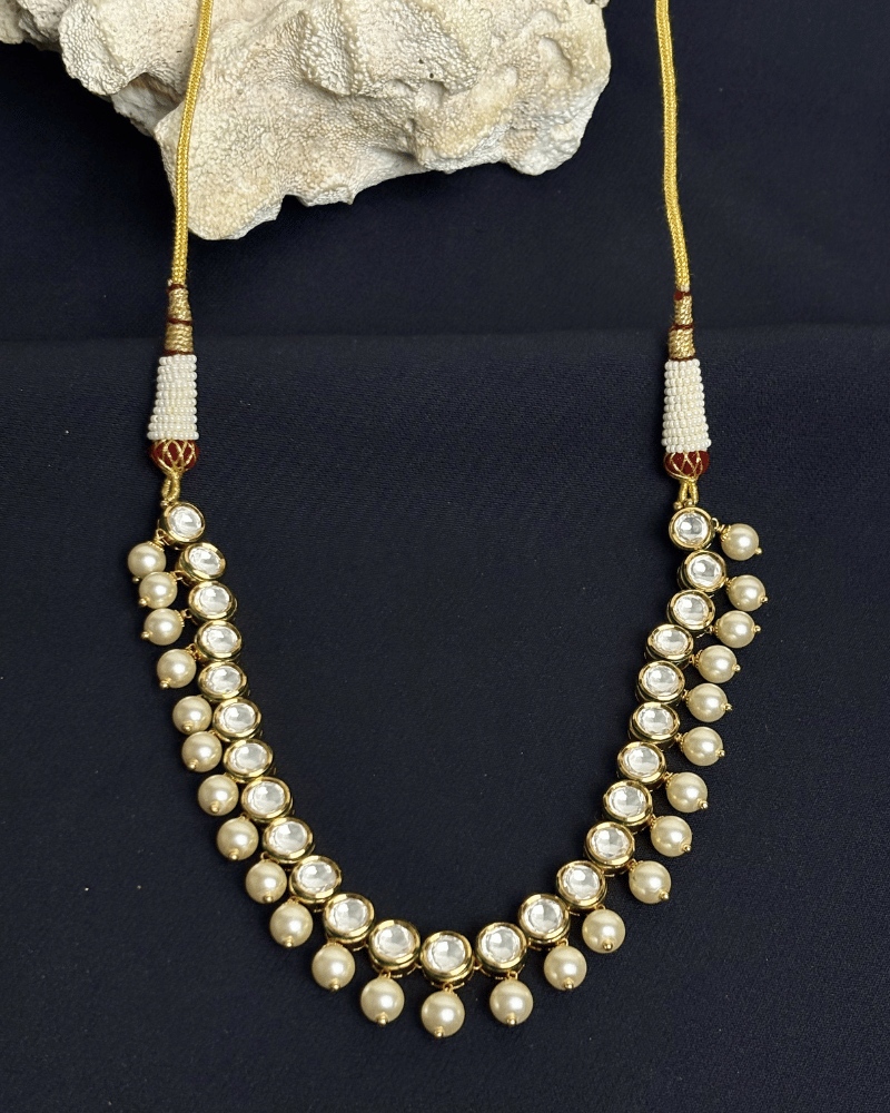 Single Line Kundan Necklace With Pearl Drops