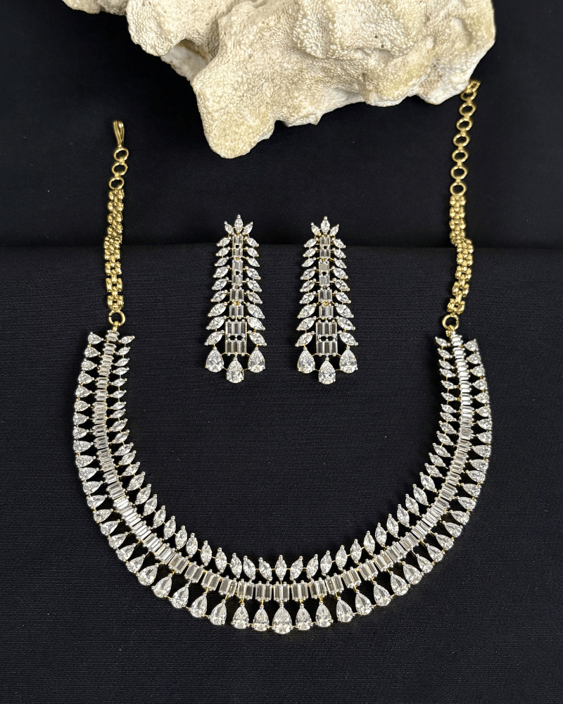 Nyra Crystal Cascade Necklace | Screw Back