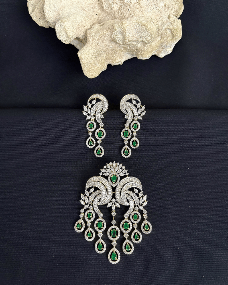 Imperial 7 Emeralds Fall Pendant Set | Screw Back