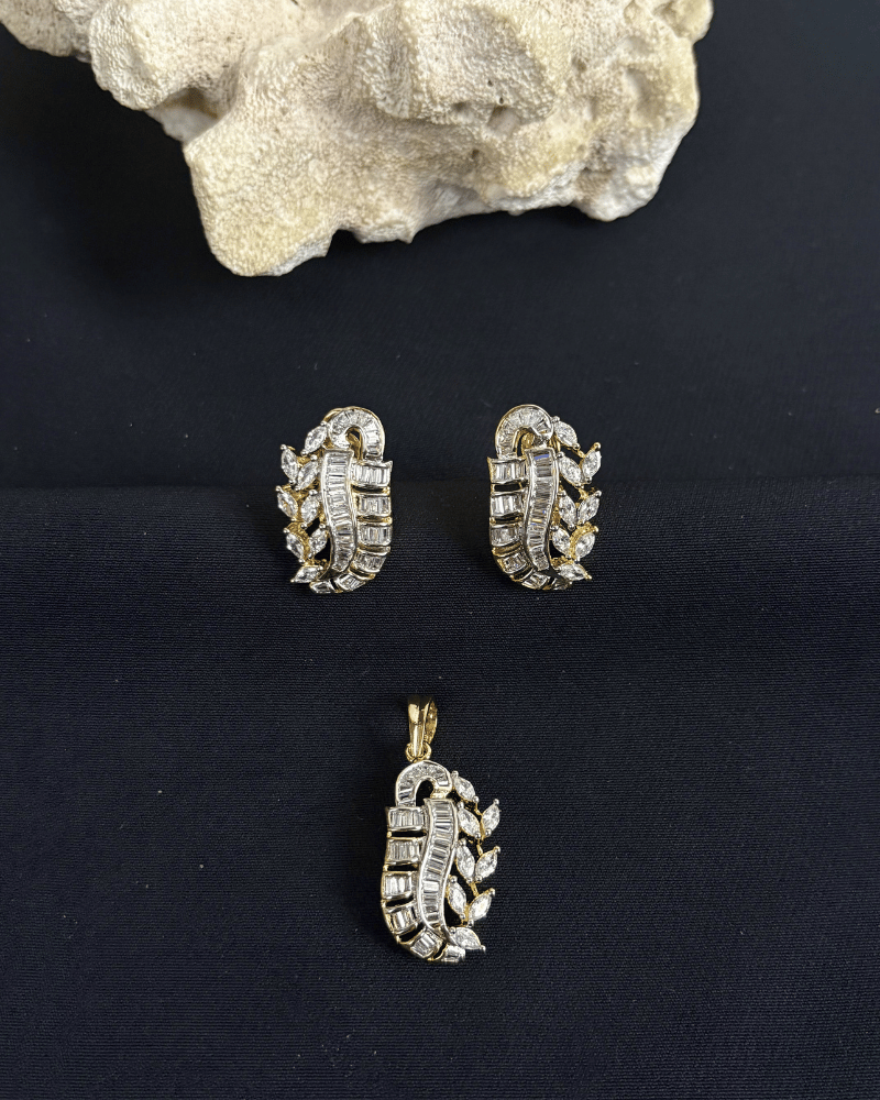 Tiara Diamond Pendant Set | Screw Back