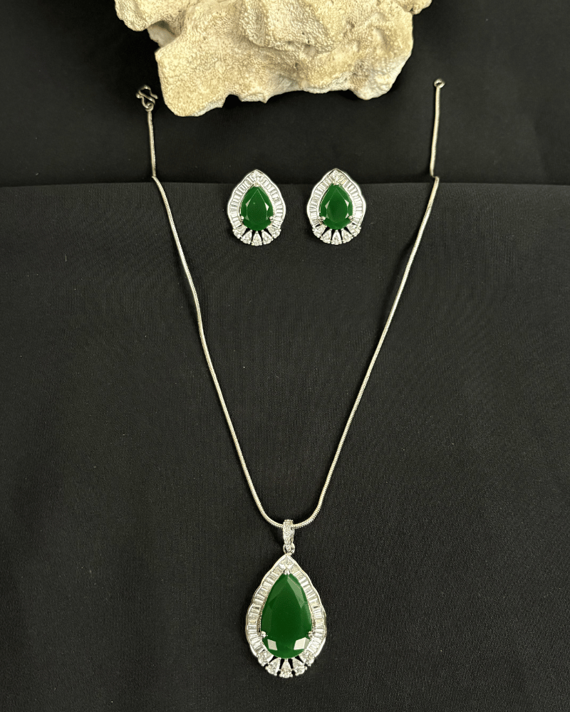 Aarini Emerald Teardrop Pendant Set With Chain | Silver Plating