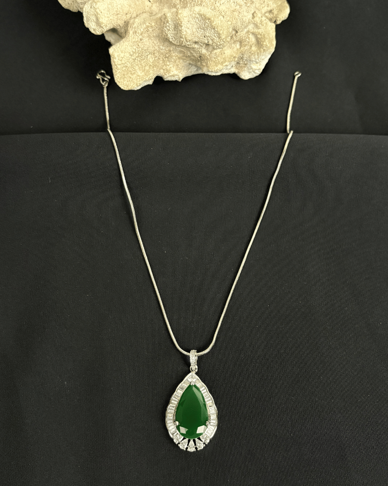 Aarini Emerald Teardrop Pendant Set With Chain | Silver Plating