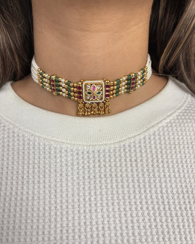 Noorani Choker